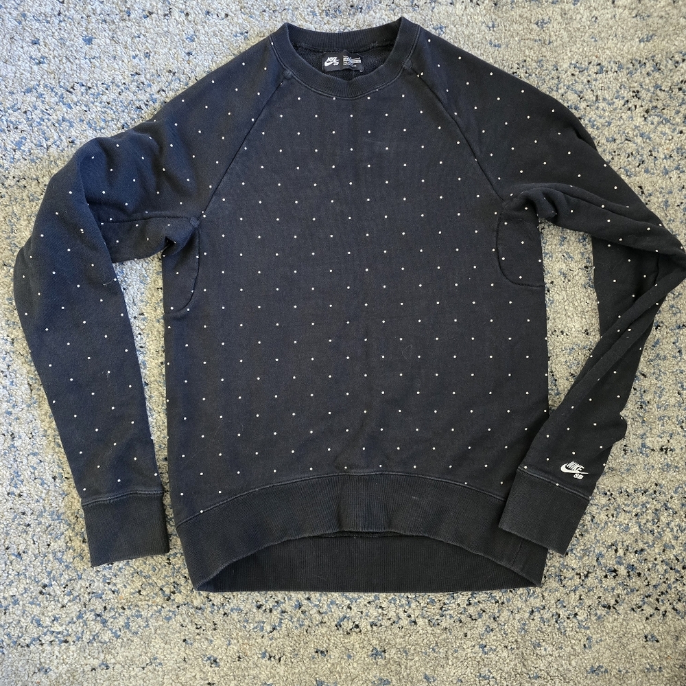 Black Nike SB Sweatshirt with Long Sleeves